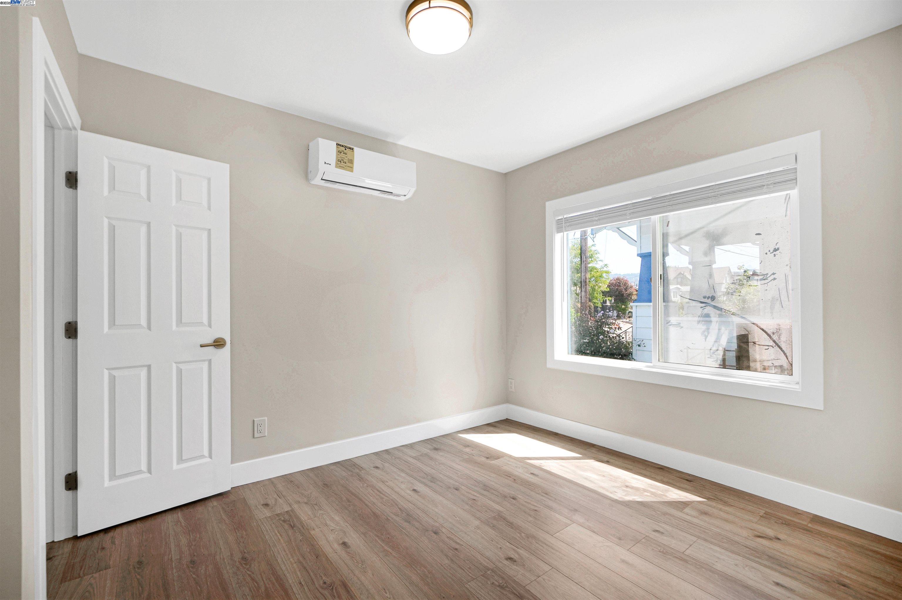 Detail Gallery Image 18 of 36 For 5726 Los Angeles St, Emeryville,  CA 94608 - 2 Beds | 1 Baths