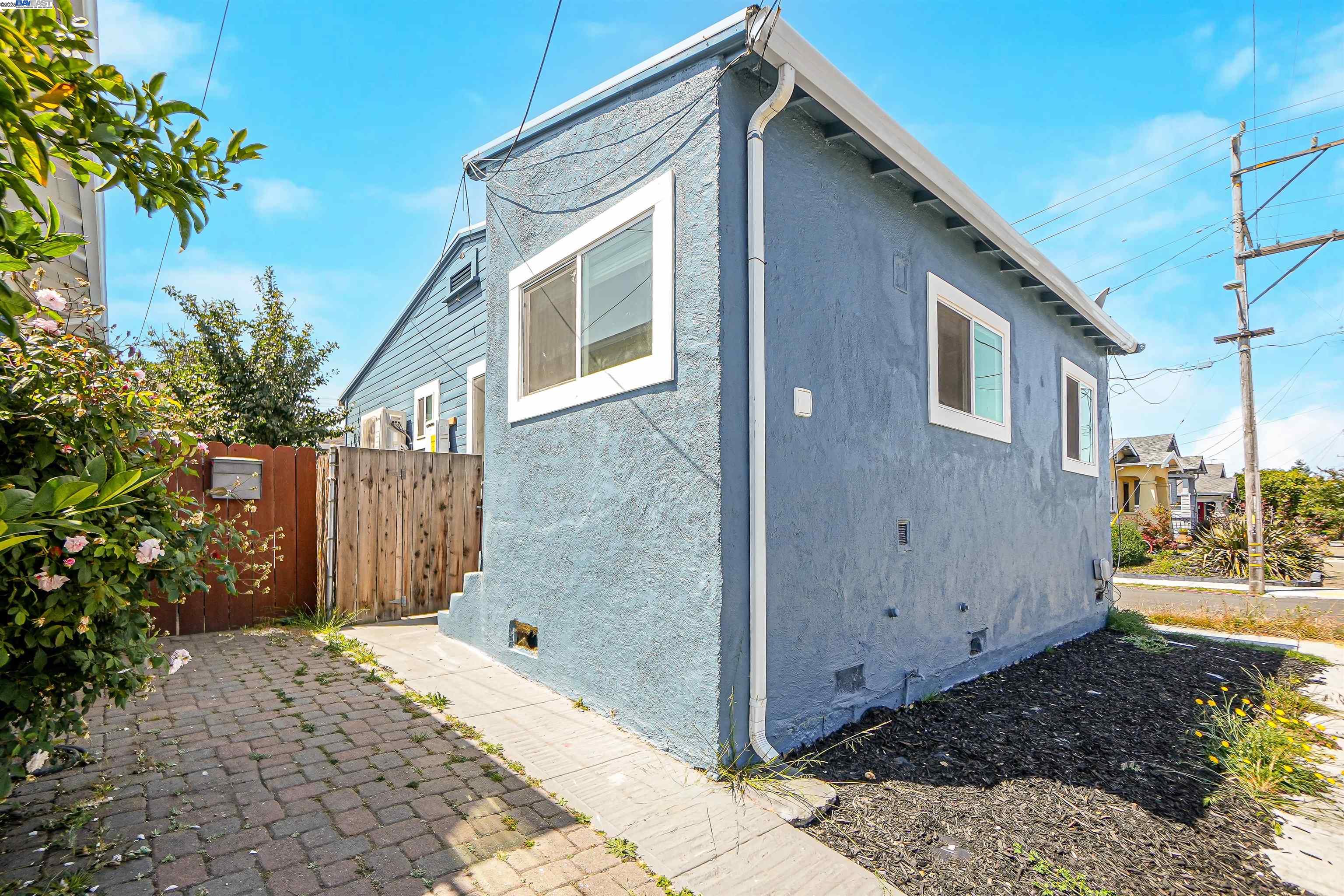 Detail Gallery Image 26 of 36 For 5726 Los Angeles St, Emeryville,  CA 94608 - 2 Beds | 1 Baths