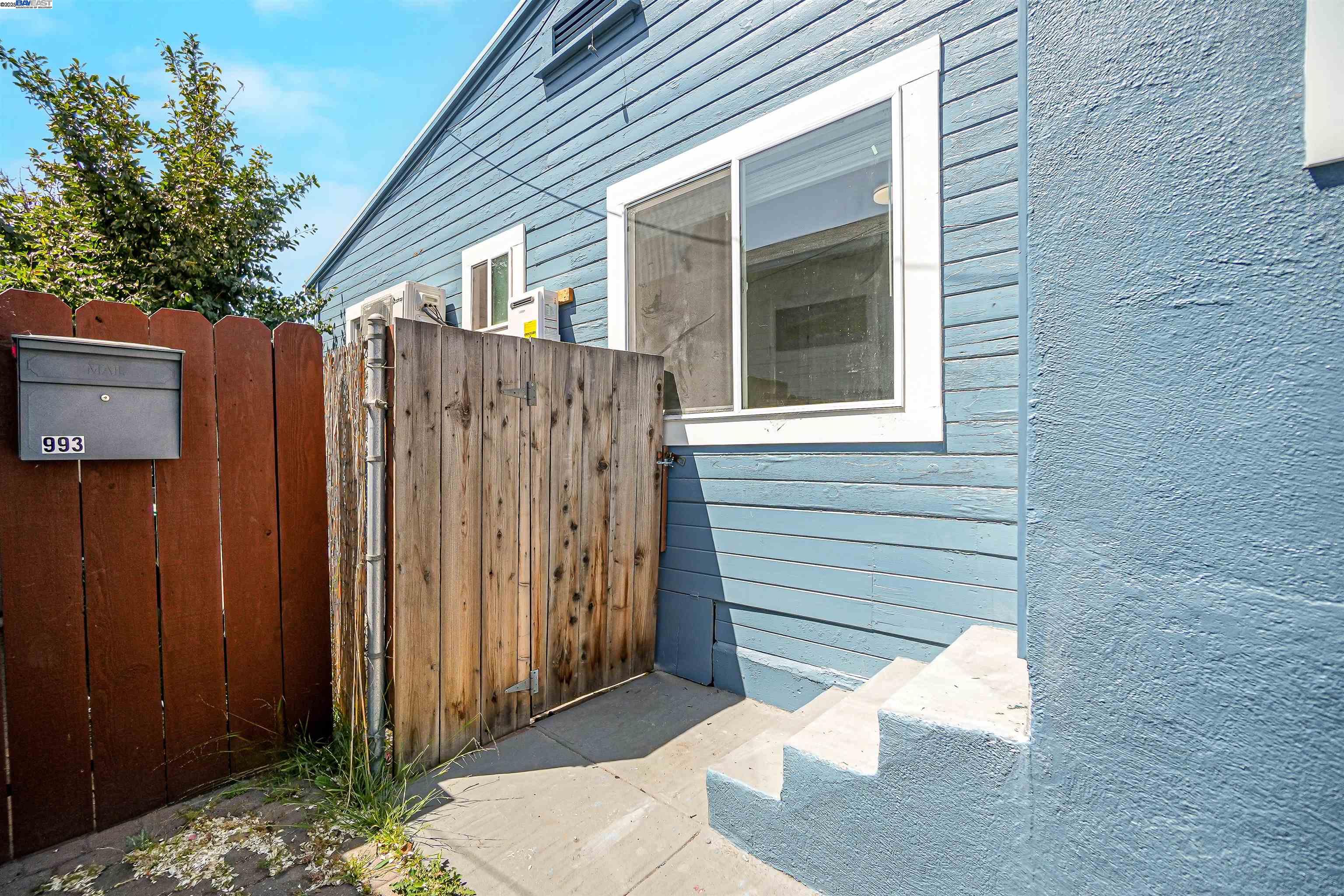 Detail Gallery Image 27 of 36 For 5726 Los Angeles St, Emeryville,  CA 94608 - 2 Beds | 1 Baths