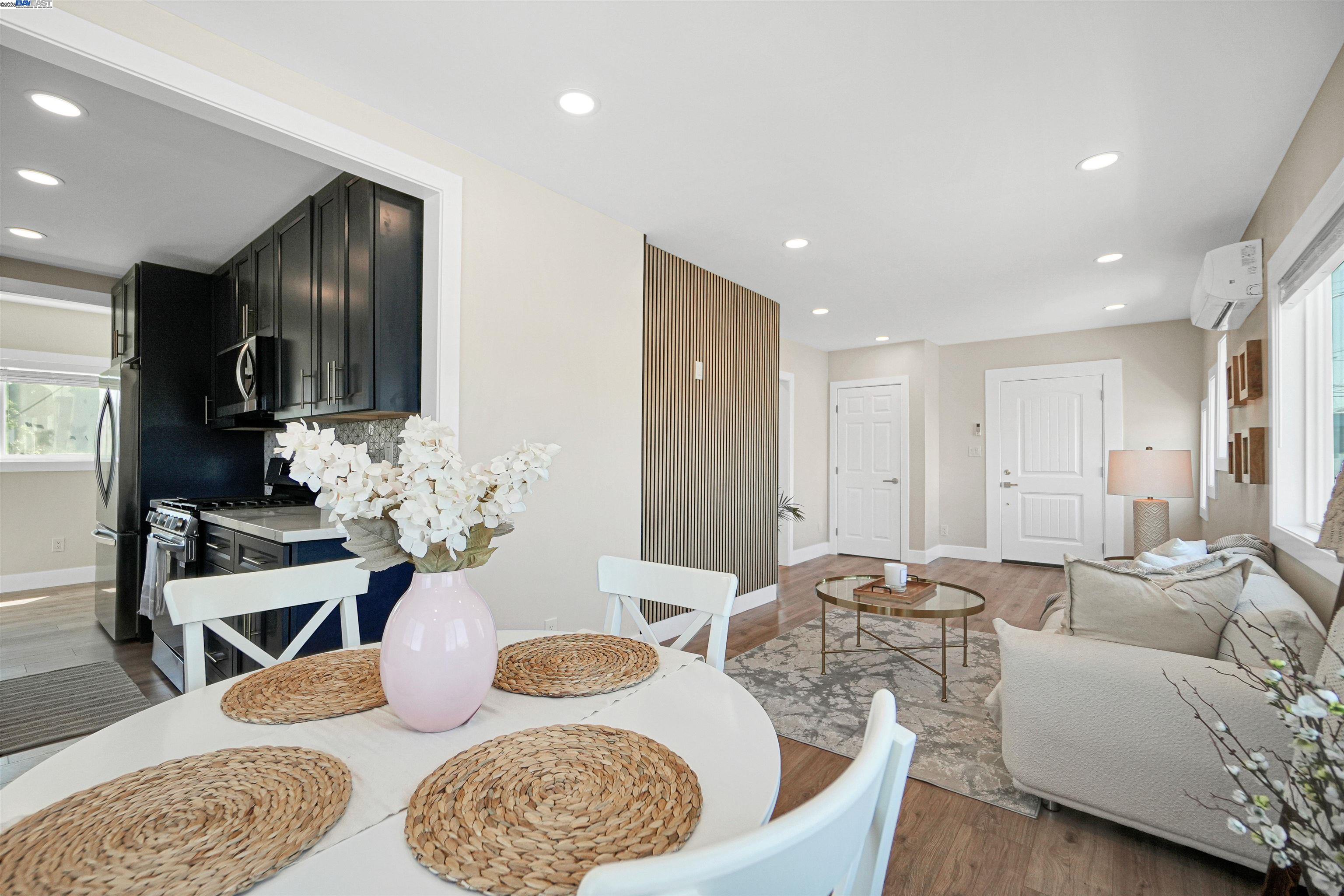 Detail Gallery Image 6 of 36 For 5726 Los Angeles St, Emeryville,  CA 94608 - 2 Beds | 1 Baths