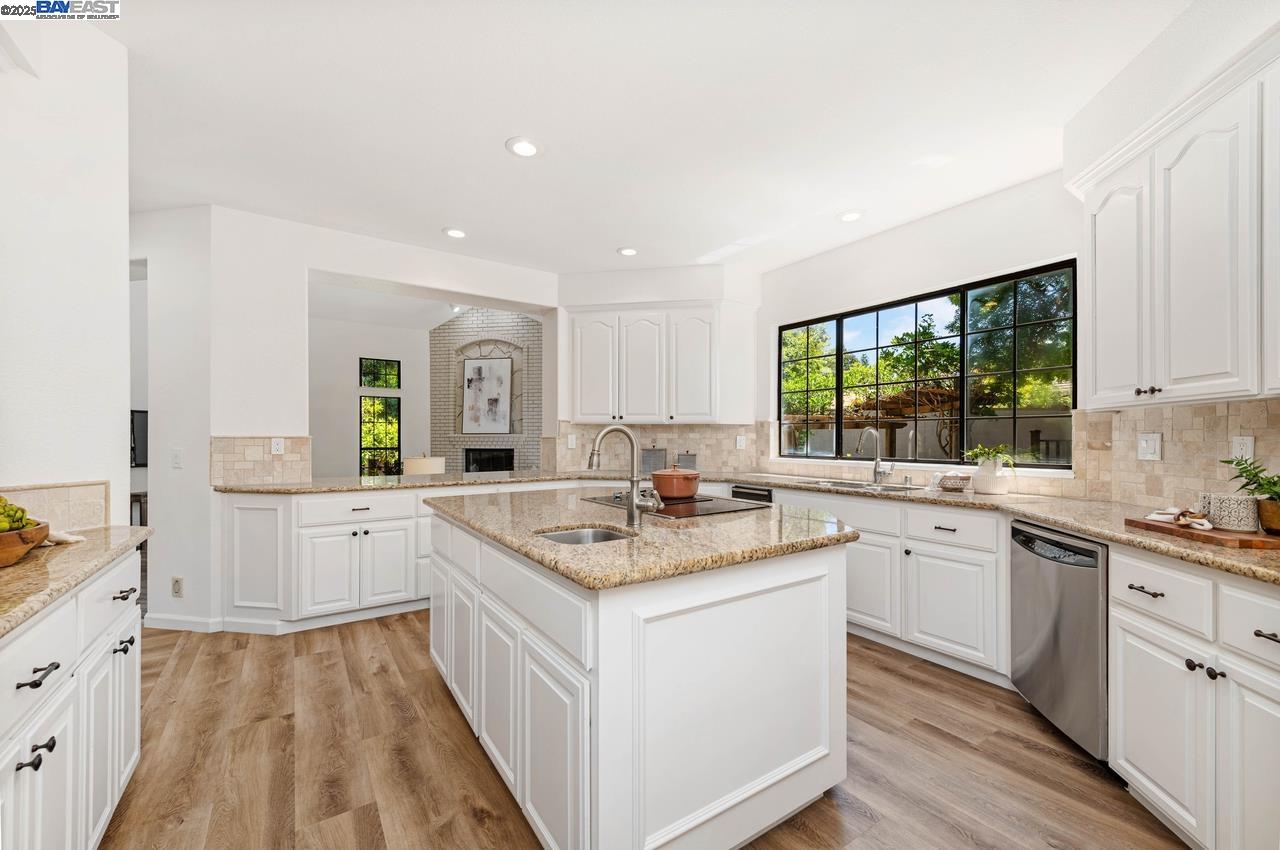 Detail Gallery Image 14 of 53 For 942 Finovino Ct, Pleasanton,  CA 94566 - 4 Beds | 2/1 Baths