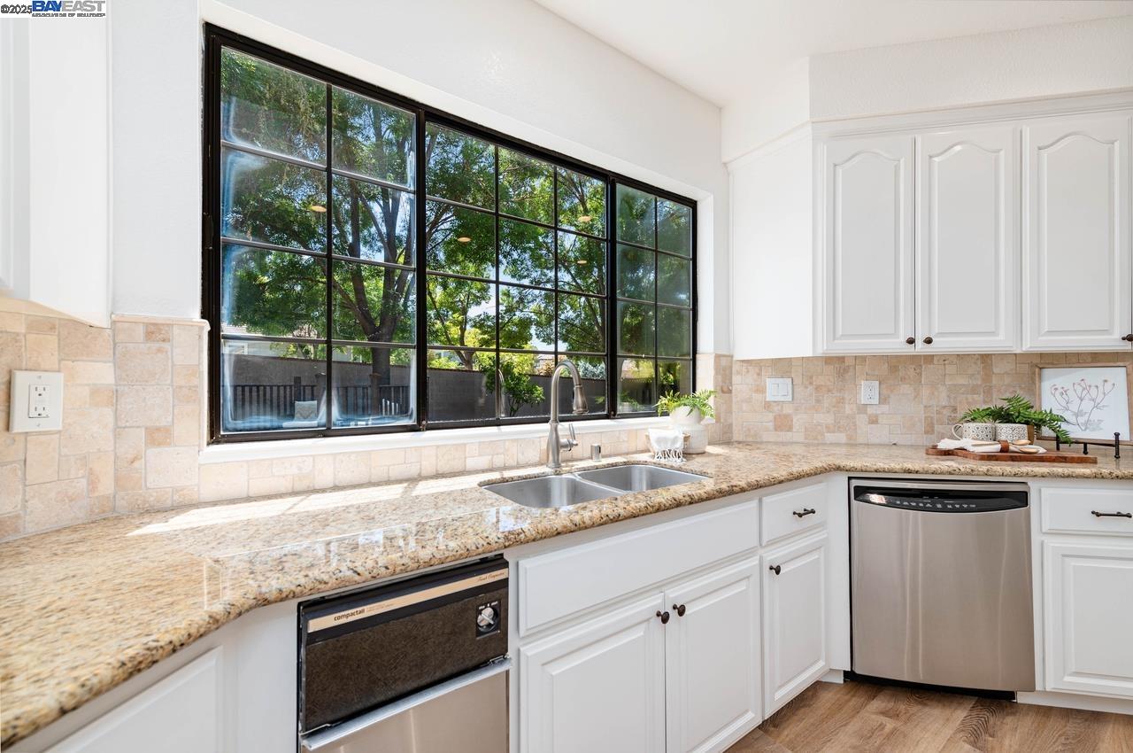 Detail Gallery Image 17 of 53 For 942 Finovino Ct, Pleasanton,  CA 94566 - 4 Beds | 2/1 Baths