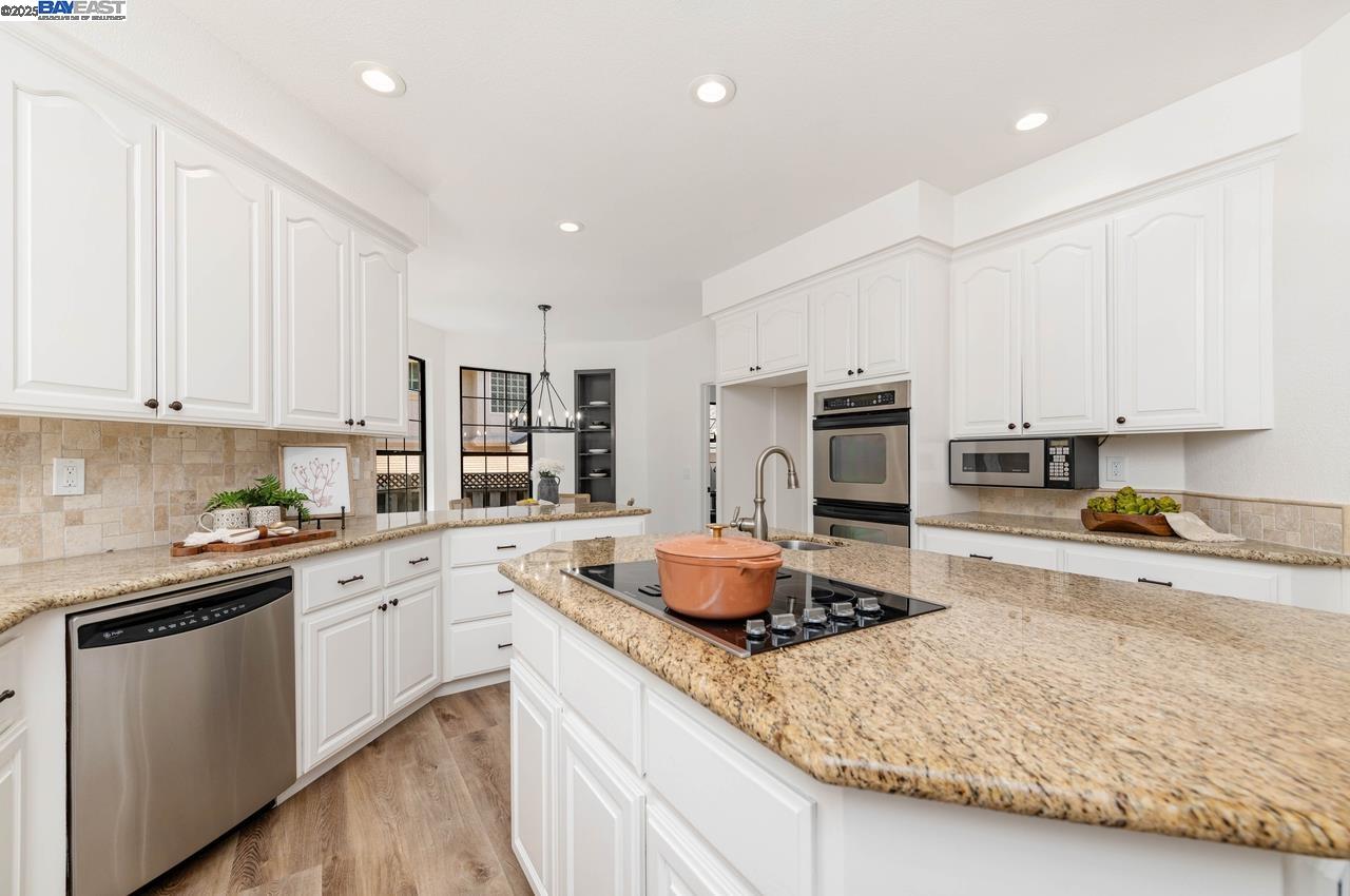 Detail Gallery Image 19 of 53 For 942 Finovino Ct, Pleasanton,  CA 94566 - 4 Beds | 2/1 Baths