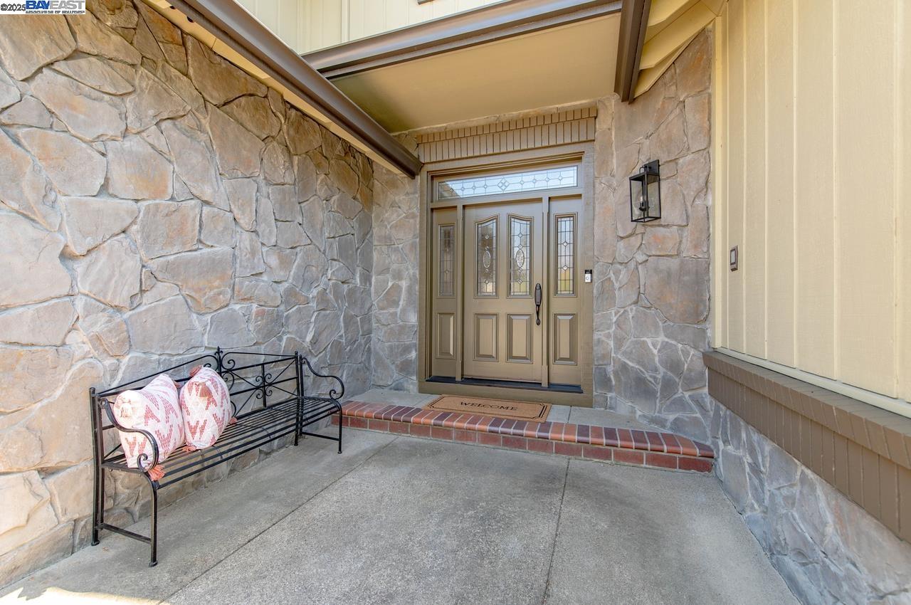 Detail Gallery Image 3 of 53 For 942 Finovino Ct, Pleasanton,  CA 94566 - 4 Beds | 2/1 Baths
