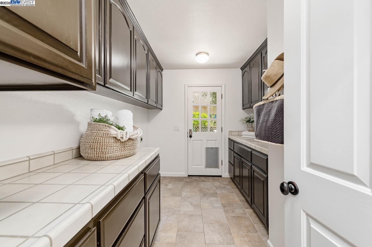 Detail Gallery Image 27 of 53 For 942 Finovino Ct, Pleasanton,  CA 94566 - 4 Beds | 2/1 Baths