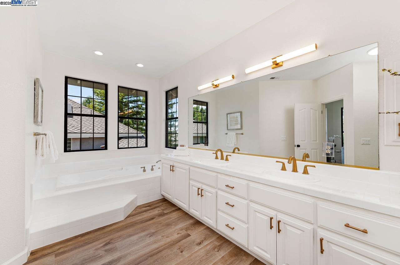 Detail Gallery Image 33 of 53 For 942 Finovino Ct, Pleasanton,  CA 94566 - 4 Beds | 2/1 Baths