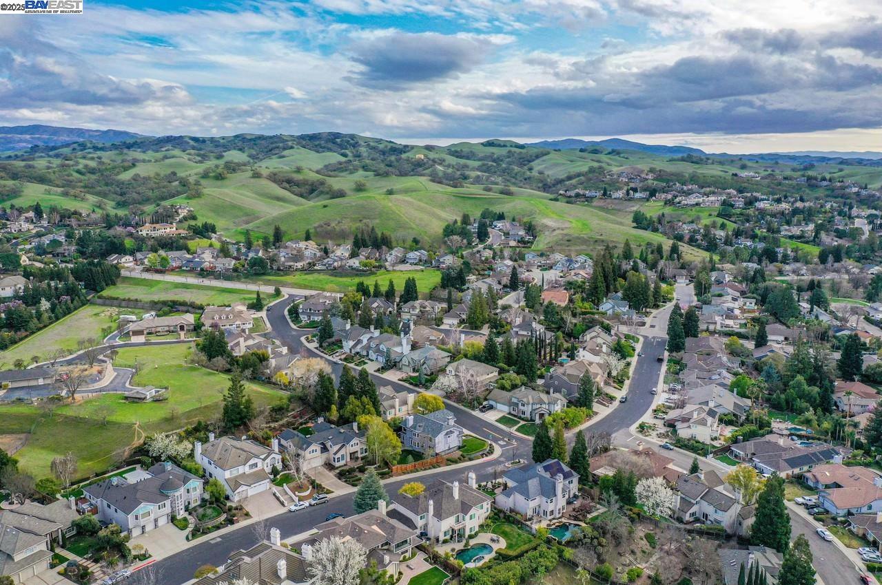 Detail Gallery Image 49 of 53 For 942 Finovino Ct, Pleasanton,  CA 94566 - 4 Beds | 2/1 Baths