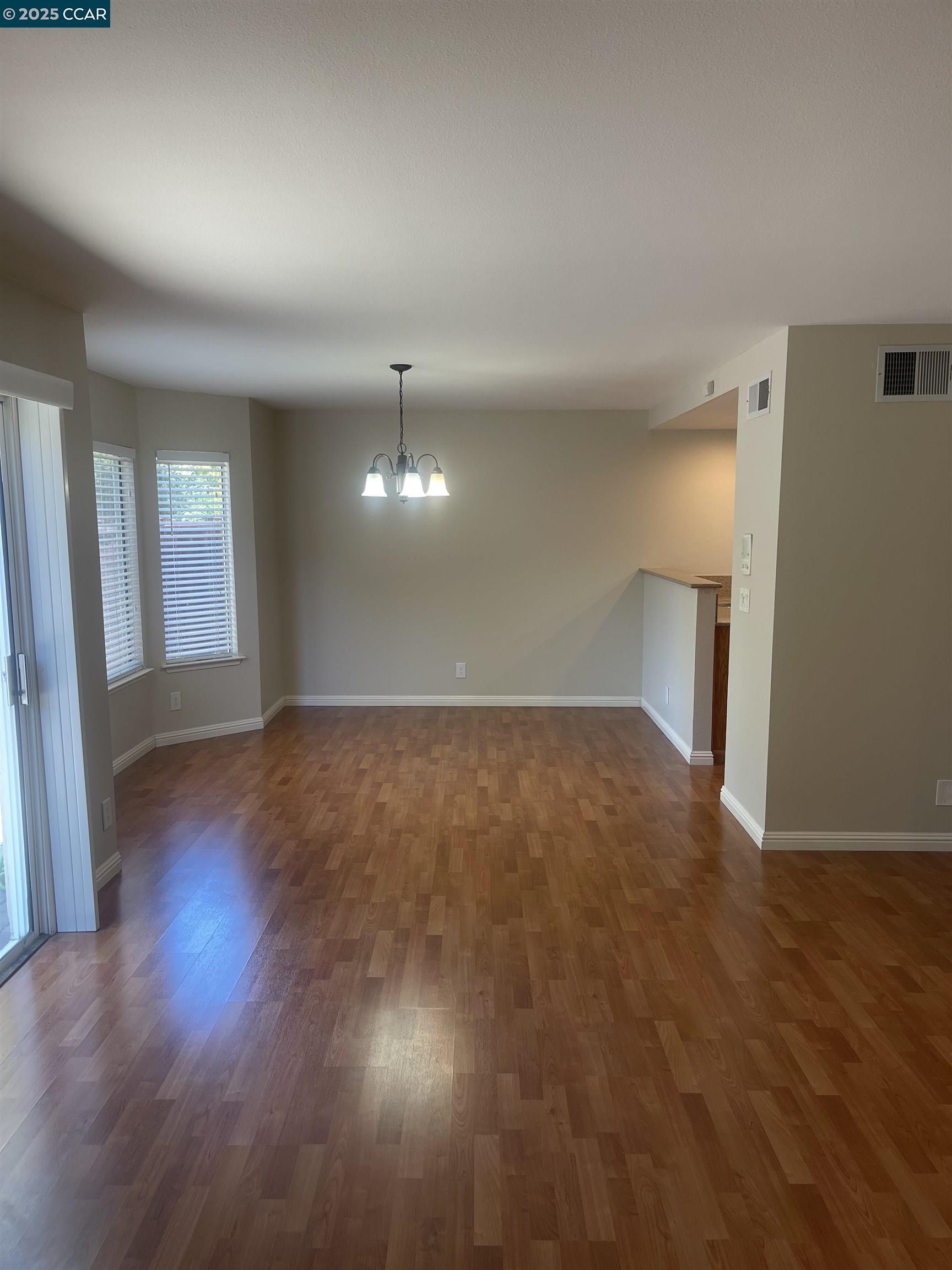Detail Gallery Image 7 of 16 For 658 S Blackbrush Lane, San Ramon,  CA 94582 - 3 Beds | 2/1 Baths