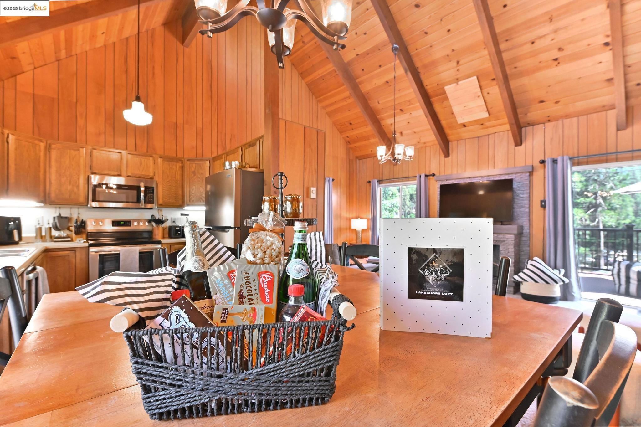 Detail Gallery Image 13 of 60 For 22529 Golf Club Dr, Twain Harte,  CA 95383 - 3 Beds | 2 Baths