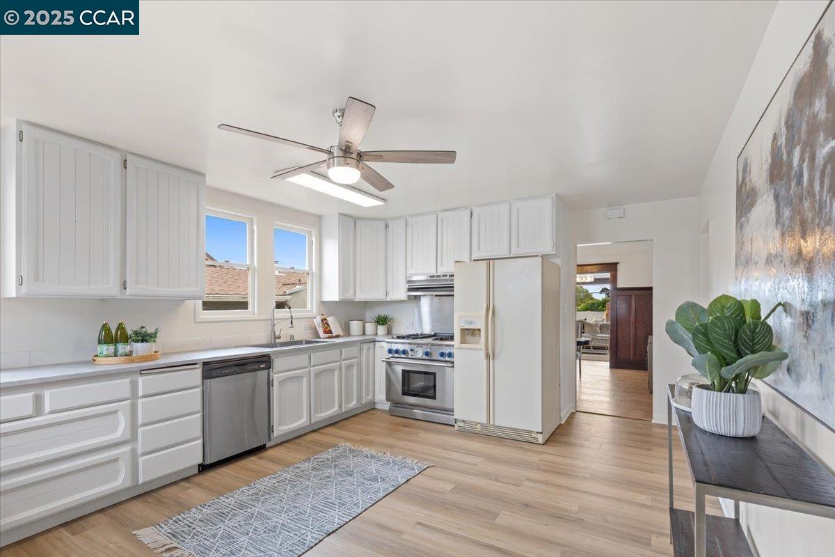 Detail Gallery Image 13 of 33 For 6105 Orchard Ave, Richmond,  CA 94804 - 2 Beds | 1 Baths