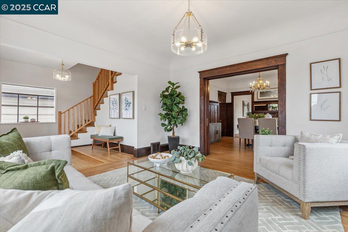 Detail Gallery Image 3 of 33 For 6105 Orchard Ave, Richmond,  CA 94804 - 2 Beds | 1 Baths