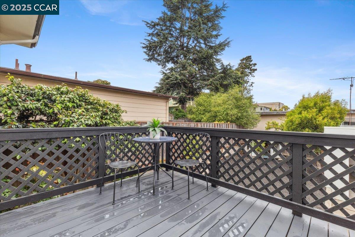 Detail Gallery Image 28 of 33 For 6105 Orchard Ave, Richmond,  CA 94804 - 2 Beds | 1 Baths