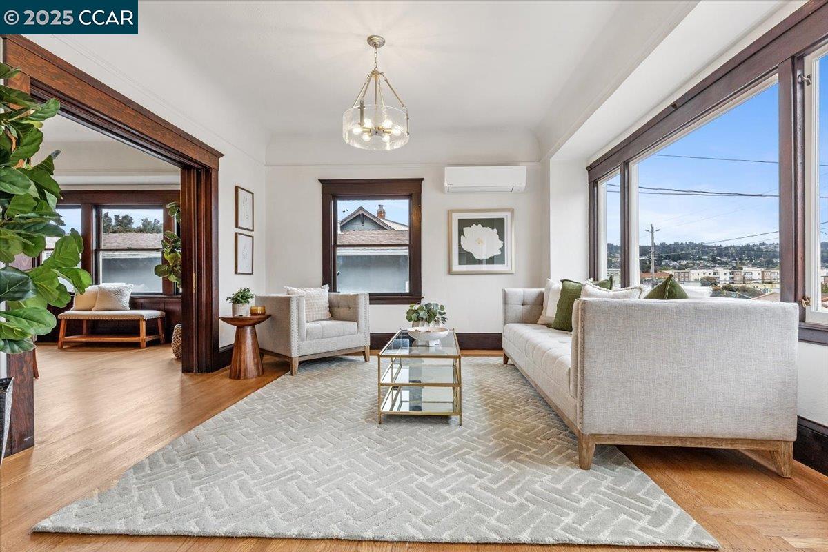 Detail Gallery Image 4 of 33 For 6105 Orchard Ave, Richmond,  CA 94804 - 2 Beds | 1 Baths