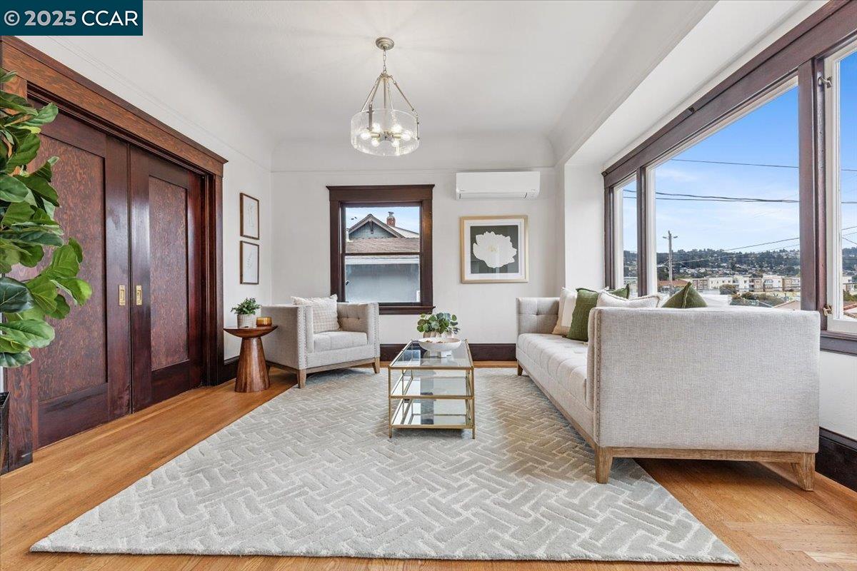Detail Gallery Image 5 of 33 For 6105 Orchard Ave, Richmond,  CA 94804 - 2 Beds | 1 Baths