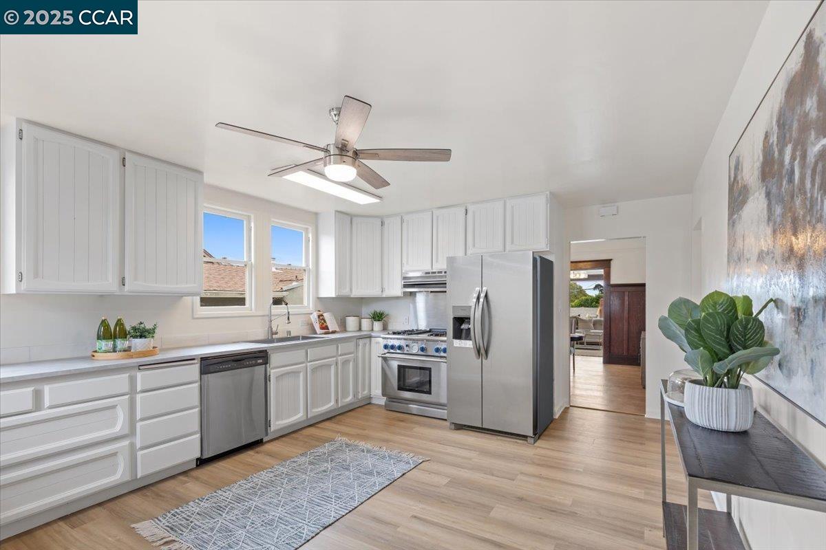 Detail Gallery Image 10 of 33 For 6105 Orchard Ave, Richmond,  CA 94804 - 2 Beds | 1 Baths