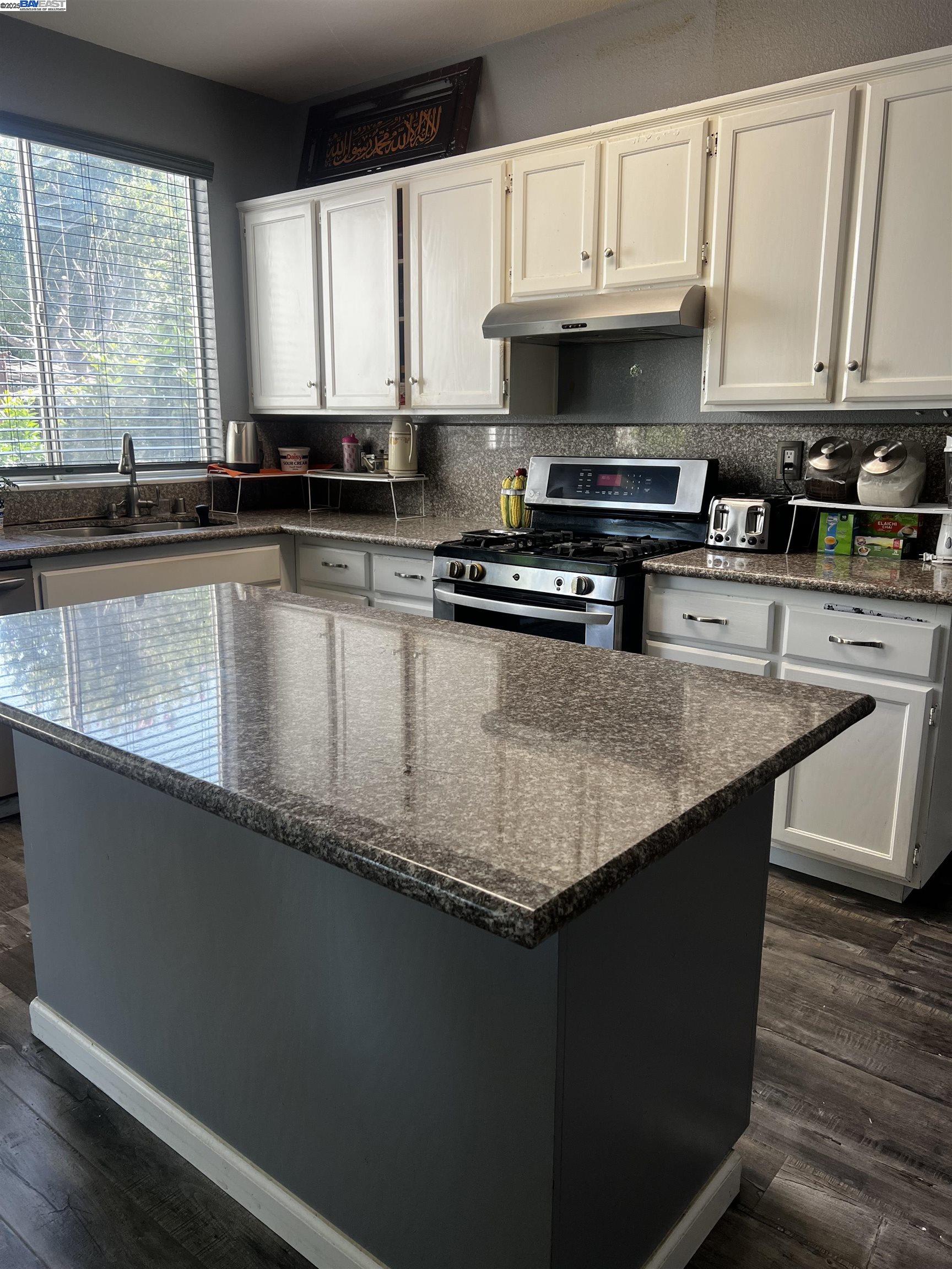 Detail Gallery Image 4 of 18 For Remington Way, Lodi,  CA 95242 - 4 Beds | 3 Baths