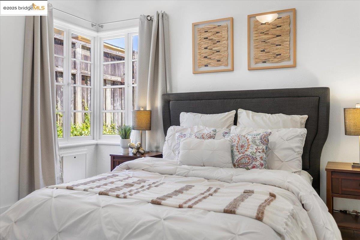 Detail Gallery Image 18 of 31 For 3148 Sylvan Ave, Oakland,  CA 94602 - 2 Beds | 1 Baths