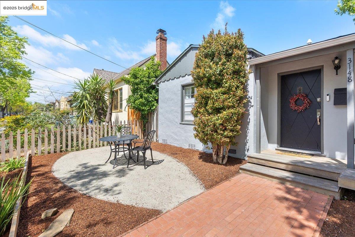 Detail Gallery Image 21 of 31 For 3148 Sylvan Ave, Oakland,  CA 94602 - 2 Beds | 1 Baths