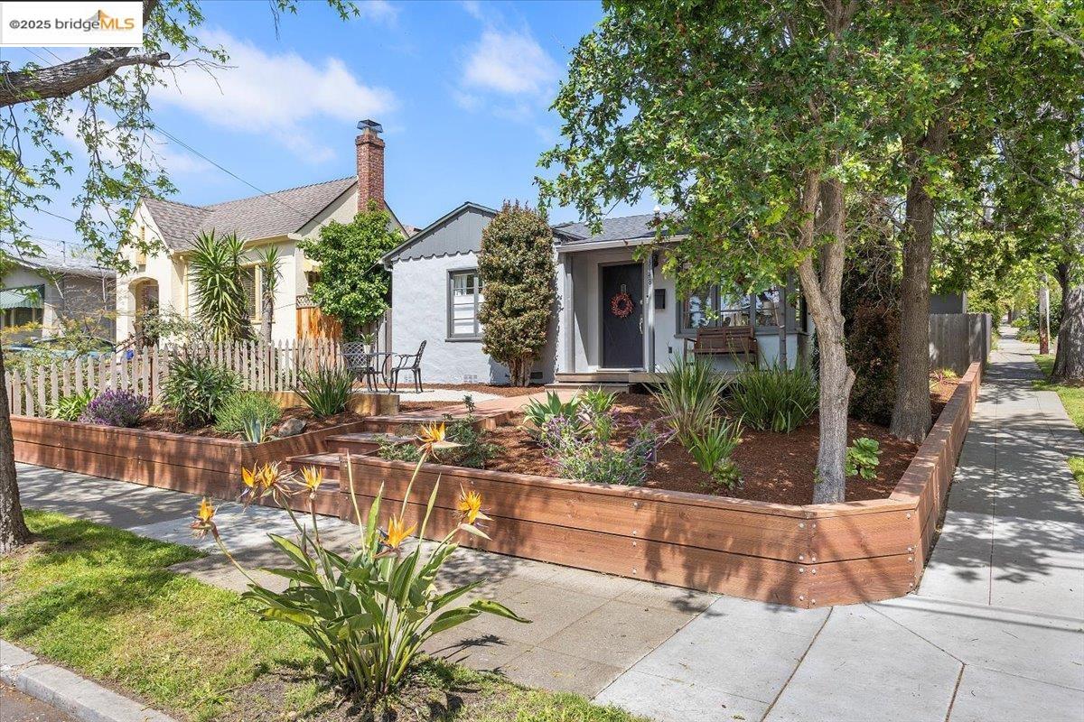 Detail Gallery Image 22 of 31 For 3148 Sylvan Ave, Oakland,  CA 94602 - 2 Beds | 1 Baths