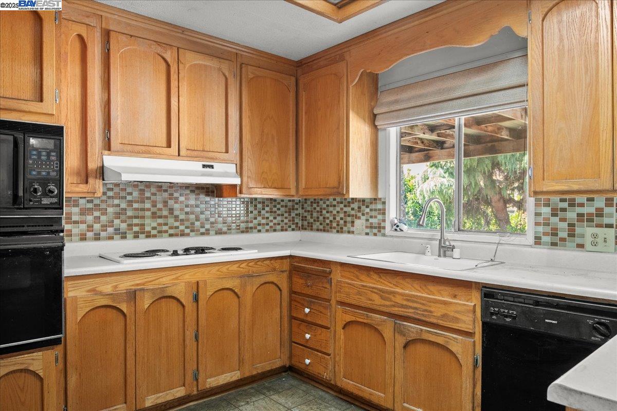 Detail Gallery Image 13 of 17 For 42300 Vargas Rd, Fremont,  CA 94539 - 3 Beds | 2 Baths