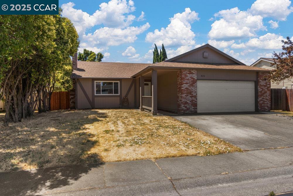 Detail Gallery Image 2 of 36 For 521 Blue Wing Dr, Suisun City,  CA 94585-2101 - 4 Beds | 2 Baths