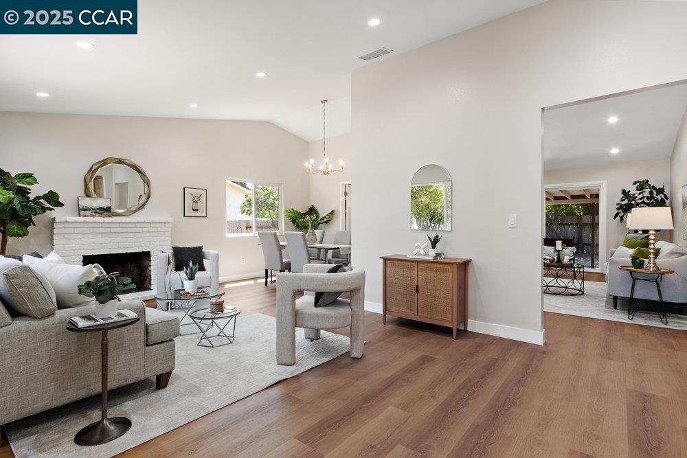 Detail Gallery Image 5 of 36 For 521 Blue Wing Dr, Suisun City,  CA 94585-2101 - 4 Beds | 2 Baths