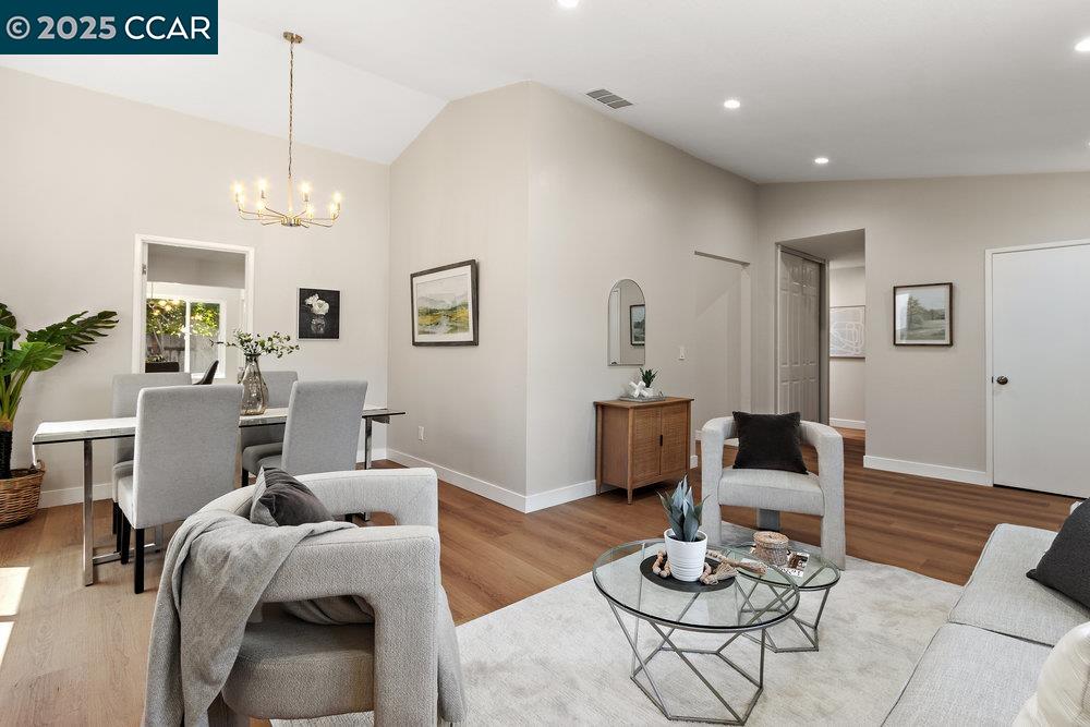 Detail Gallery Image 8 of 36 For 521 Blue Wing Dr, Suisun City,  CA 94585-2101 - 4 Beds | 2 Baths
