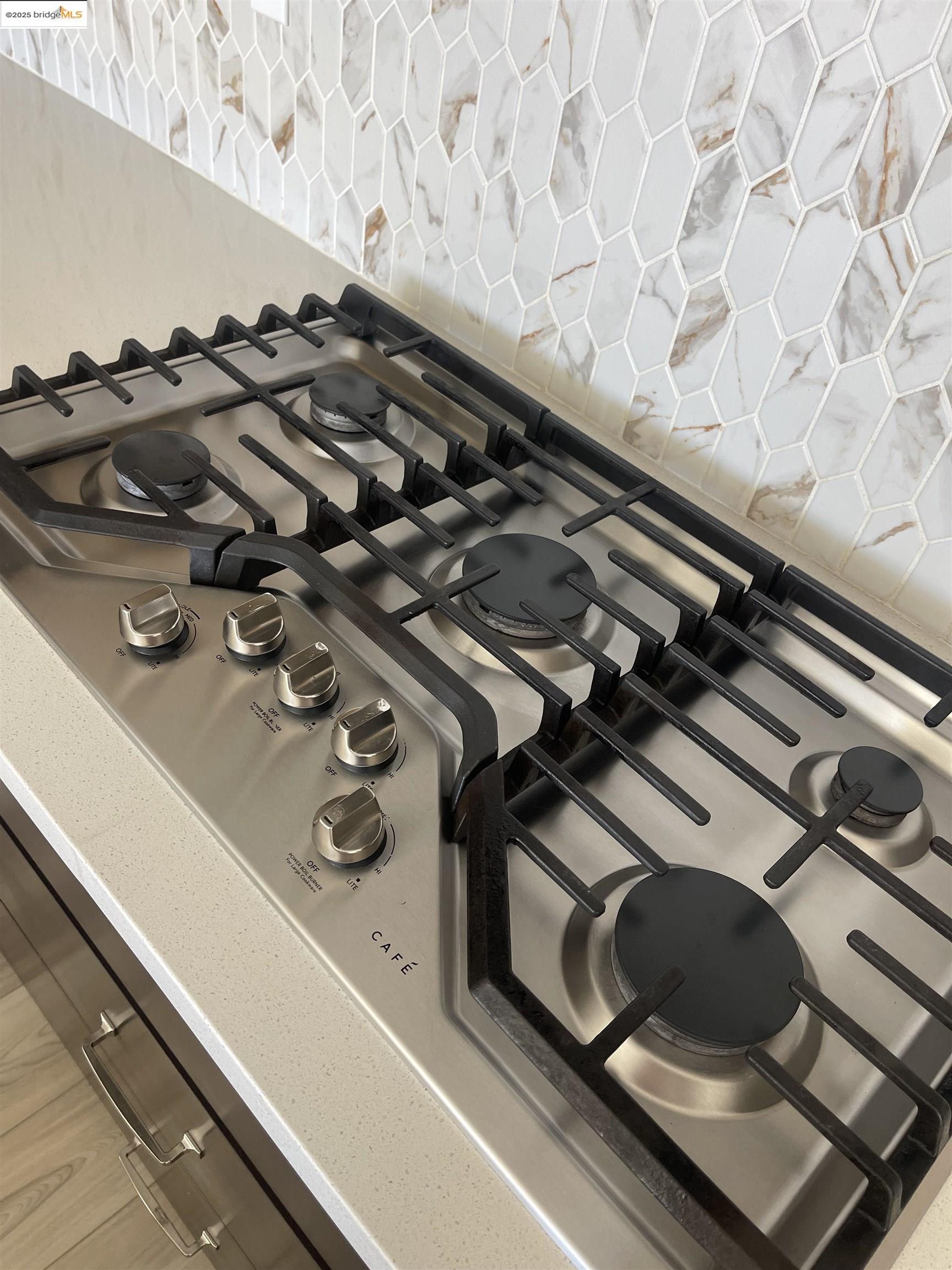 Detail Gallery Image 13 of 52 For 5444 Spring Mountain Ln, Antioch,  CA 94531 - 4 Beds | 3/1 Baths