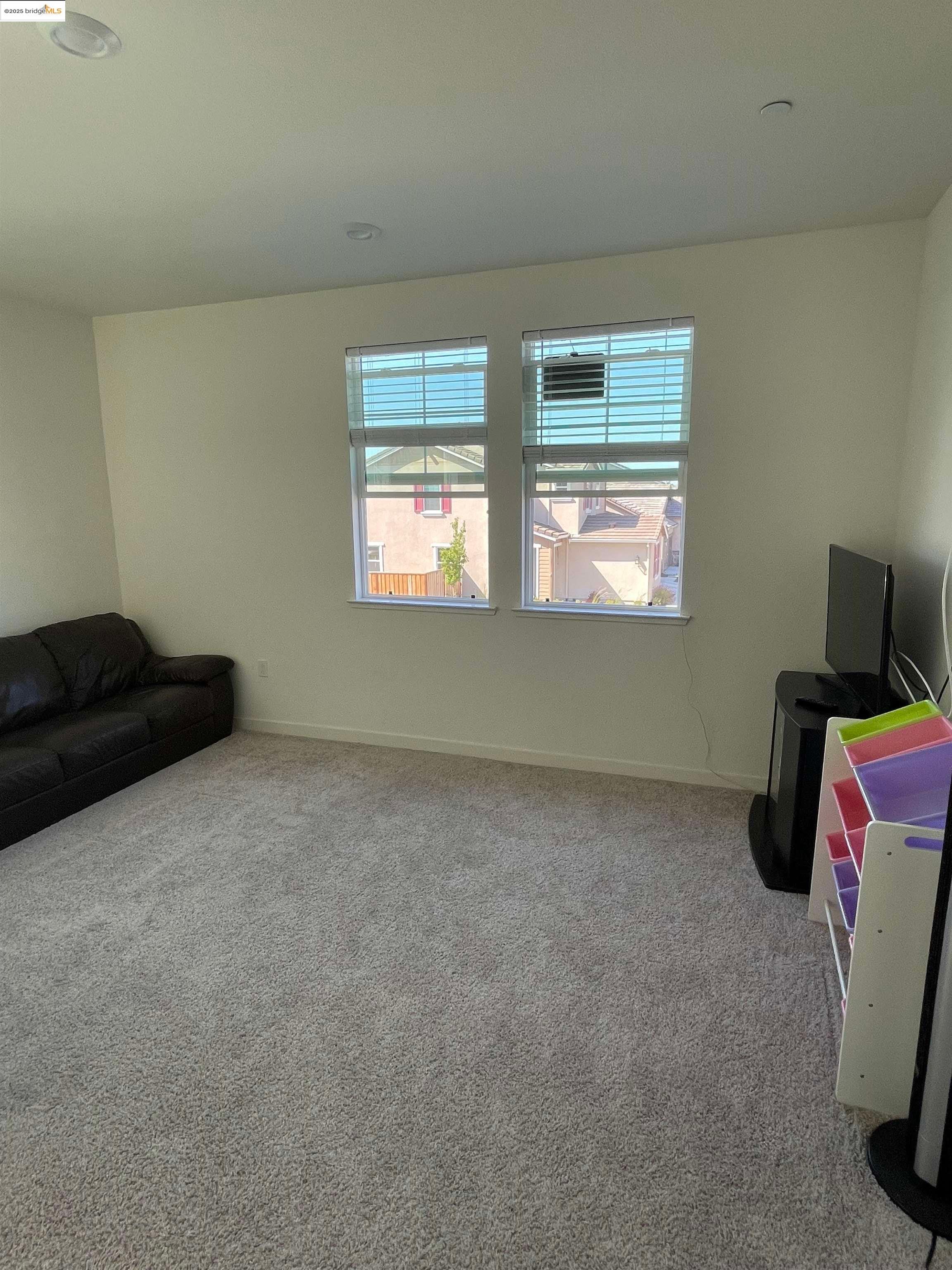 Detail Gallery Image 15 of 35 For 5444 Spring Mountain Ln, Antioch,  CA 94531 - 4 Beds | 3/1 Baths