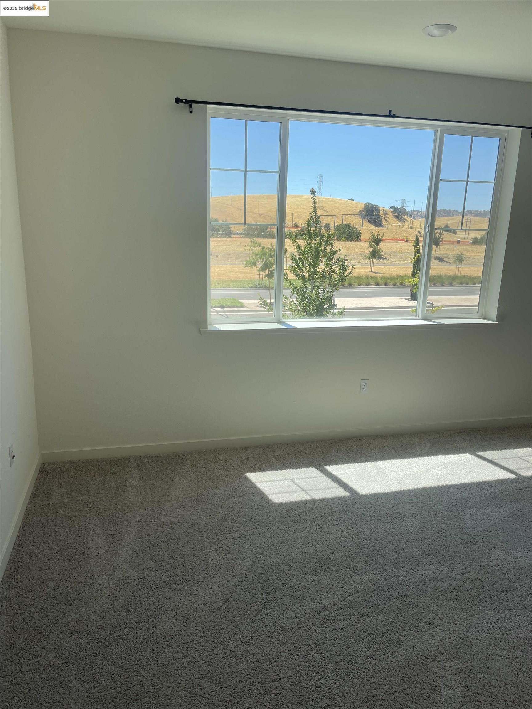 Detail Gallery Image 23 of 52 For 5444 Spring Mountain Ln, Antioch,  CA 94531 - 4 Beds | 3/1 Baths