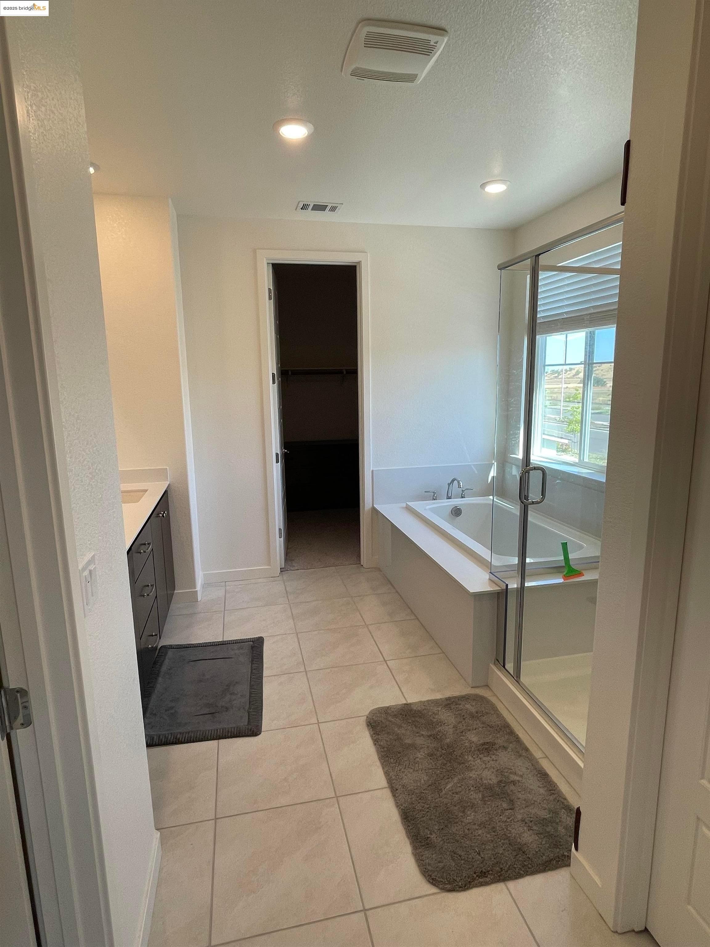 Detail Gallery Image 24 of 35 For 5444 Spring Mountain Ln, Antioch,  CA 94531 - 4 Beds | 3/1 Baths