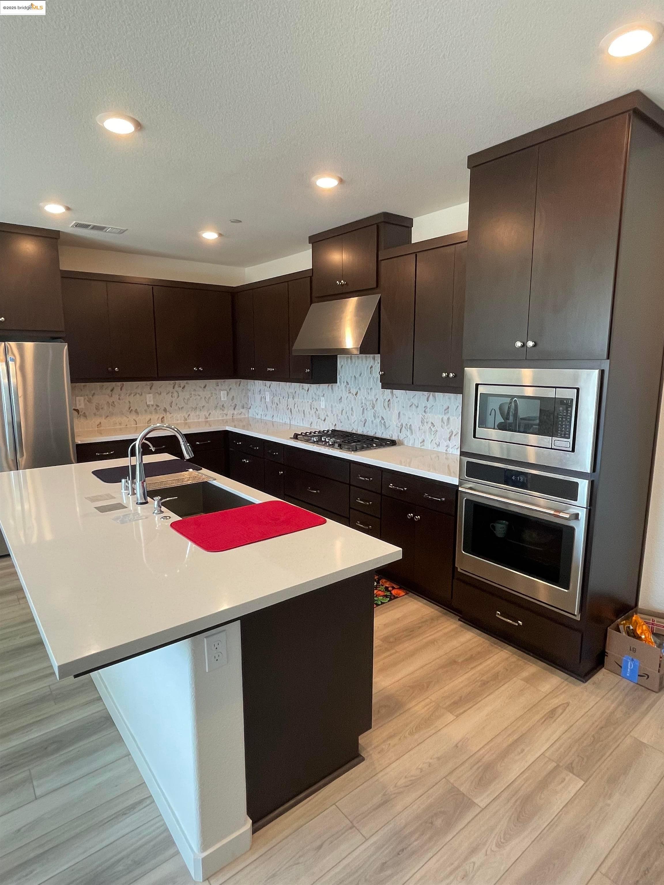 Detail Gallery Image 6 of 35 For 5444 Spring Mountain Ln, Antioch,  CA 94531 - 4 Beds | 3/1 Baths