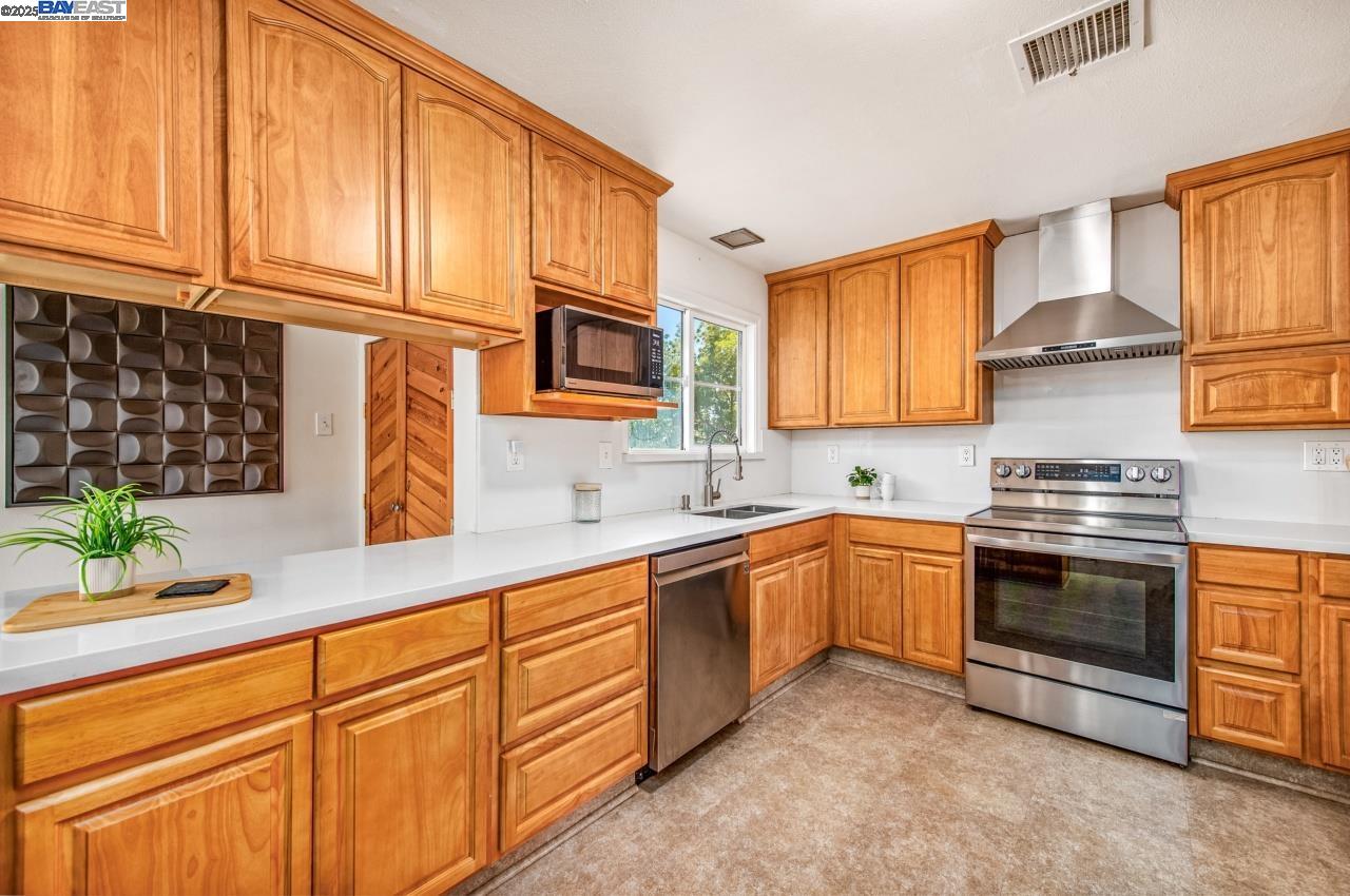 Detail Gallery Image 13 of 57 For 7878 W Howard Rd, Stockton,  CA 95206 - 3 Beds | 2 Baths