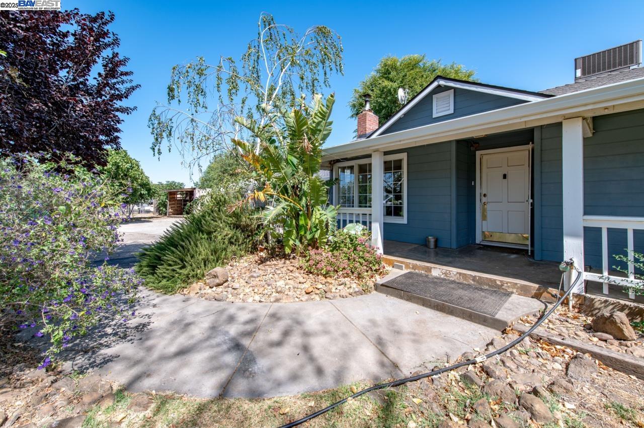 Detail Gallery Image 6 of 57 For 7878 W Howard Rd, Stockton,  CA 95206 - 3 Beds | 2 Baths