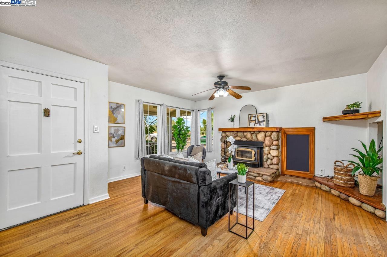 Detail Gallery Image 7 of 57 For 7878 W Howard Rd, Stockton,  CA 95206 - 3 Beds | 2 Baths
