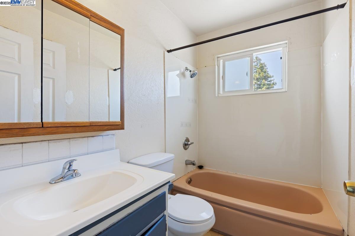 Detail Gallery Image 11 of 23 For 1231 141st Ave, San Leandro,  CA 94578 - – Beds | – Baths