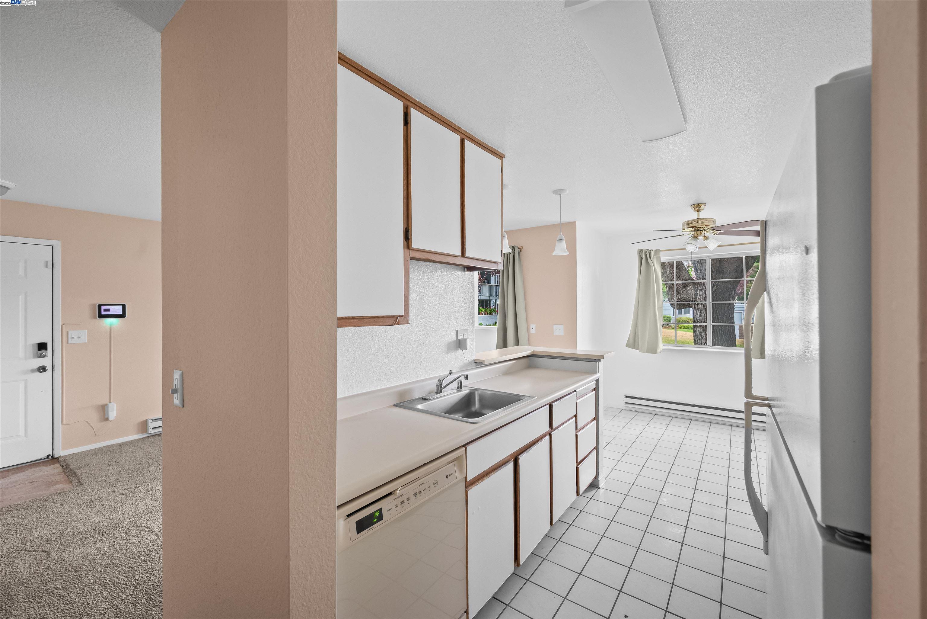 Detail Gallery Image 9 of 18 For 405 Lighthouse Dr, Vallejo,  CA 94590 - 1 Beds | 1 Baths