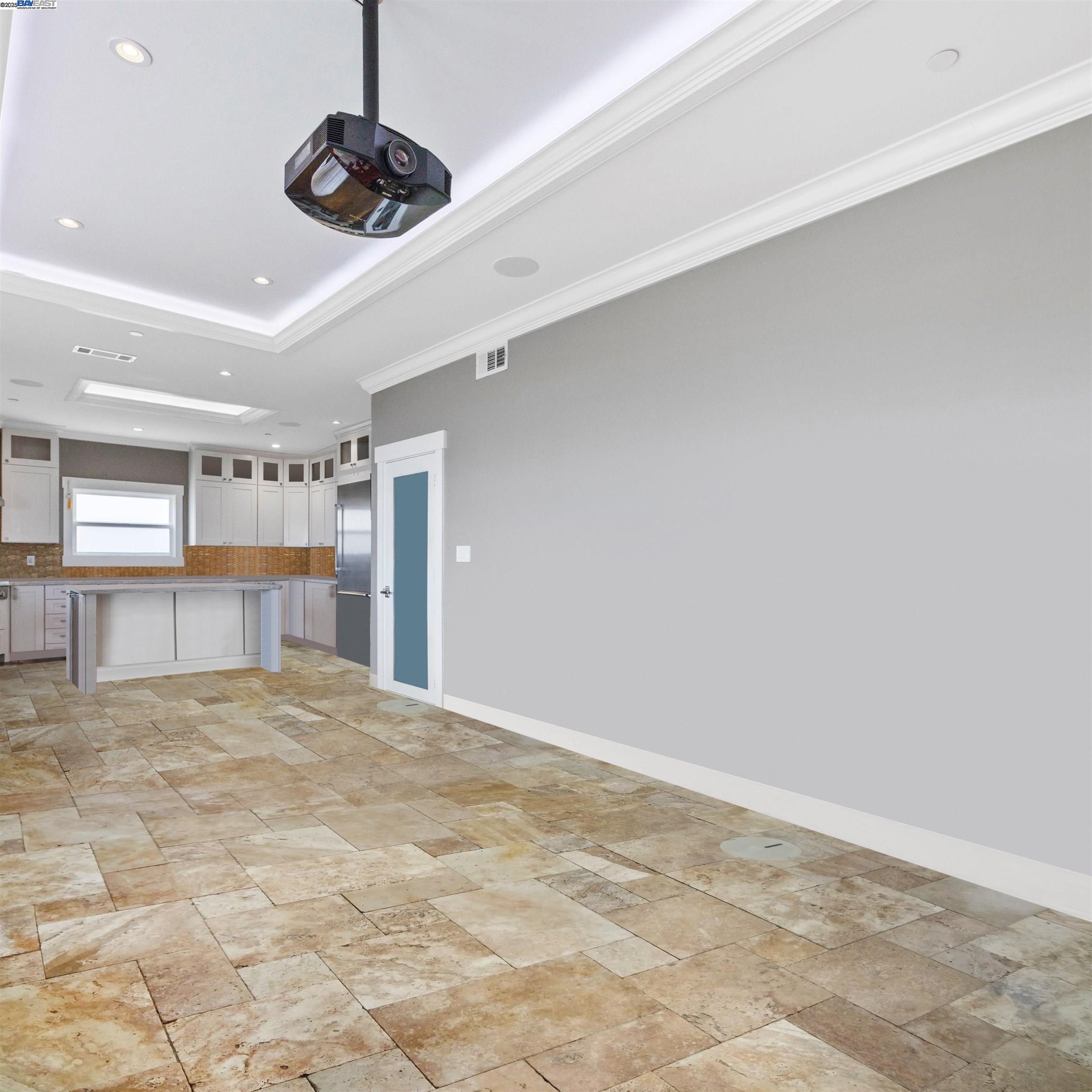 Detail Gallery Image 11 of 36 For 487 Manor Dr, Pacifica,  CA 94044 - 3 Beds | 4 Baths