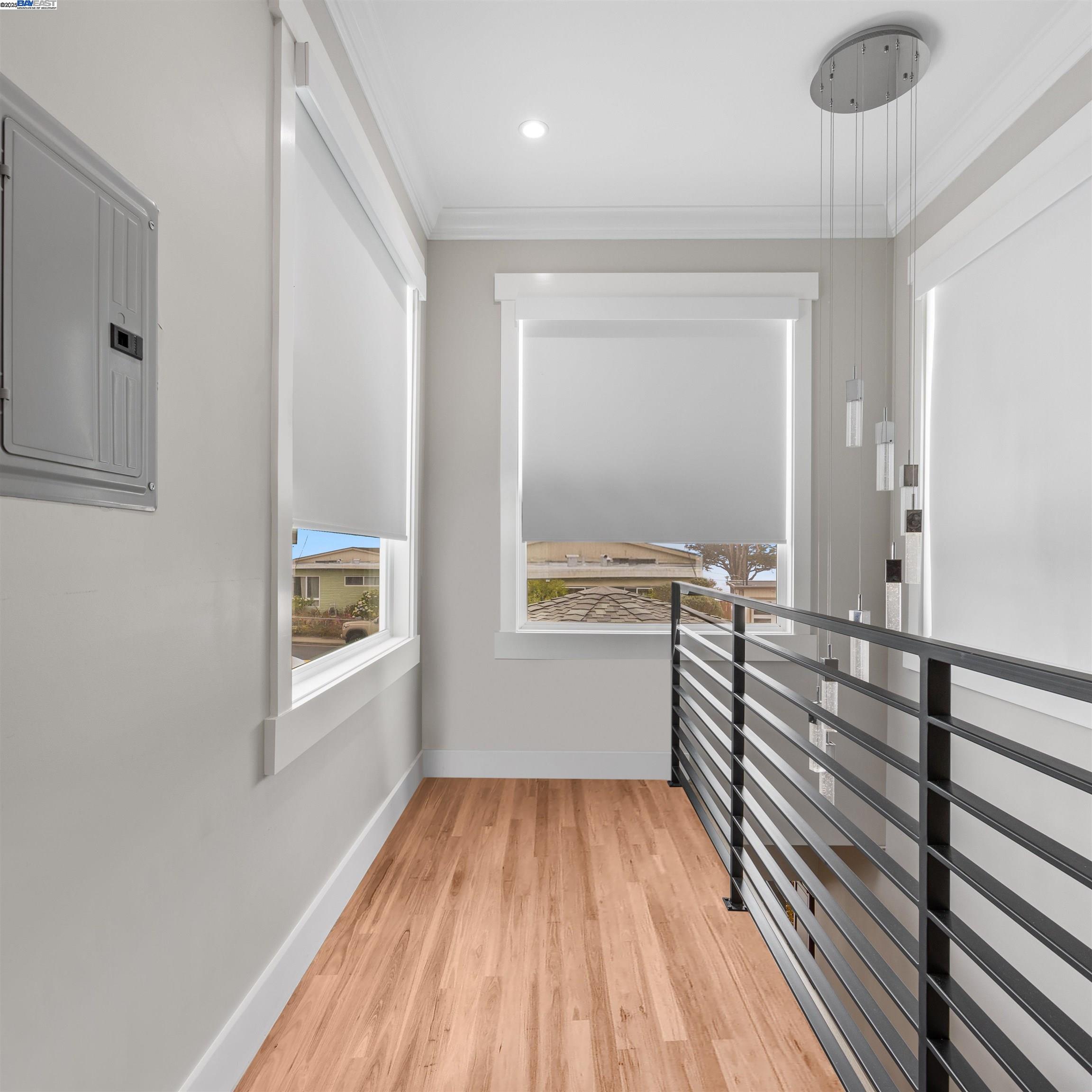 Detail Gallery Image 14 of 36 For 487 Manor Dr, Pacifica,  CA 94044 - 3 Beds | 4 Baths