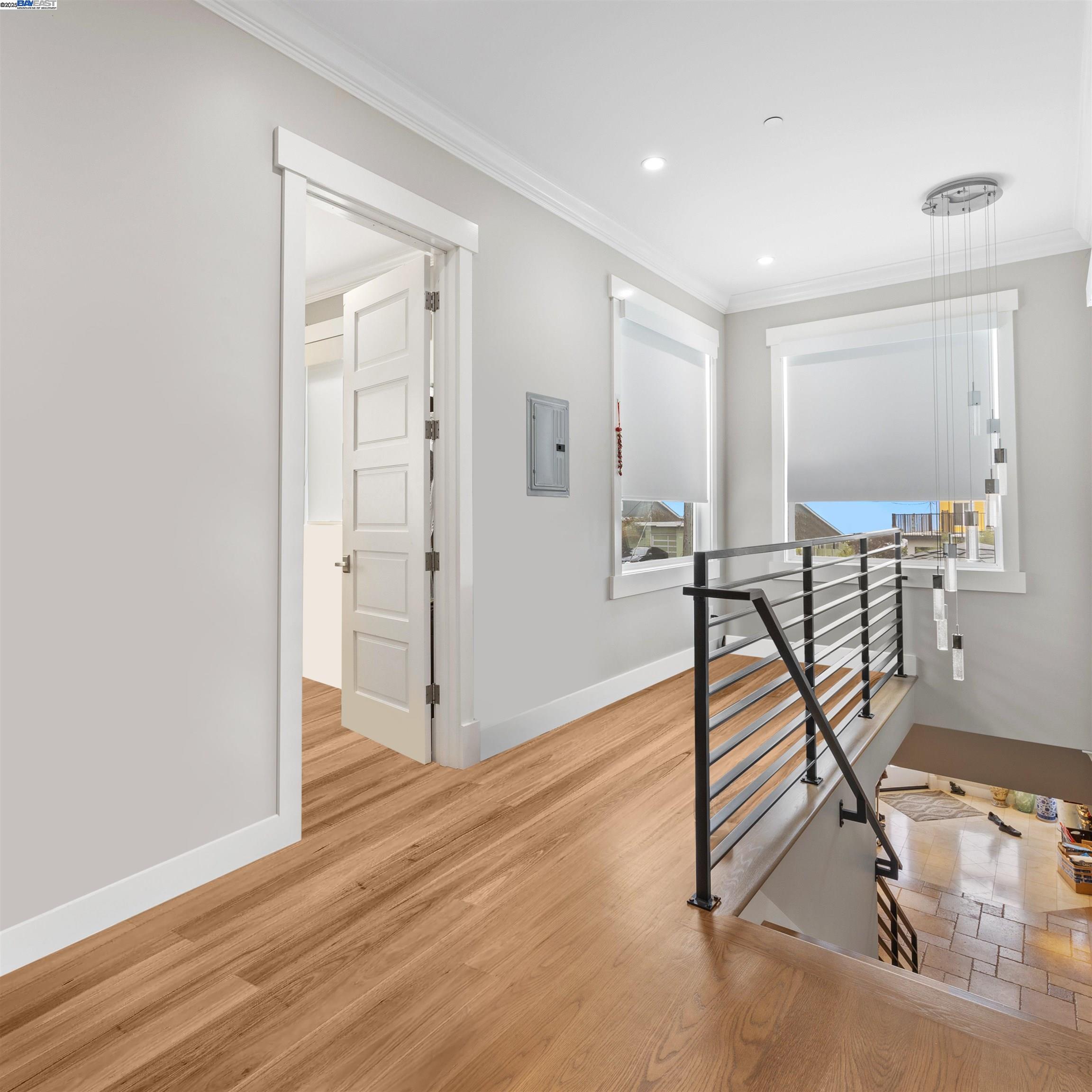 Detail Gallery Image 15 of 36 For 487 Manor Dr, Pacifica,  CA 94044 - 3 Beds | 4 Baths