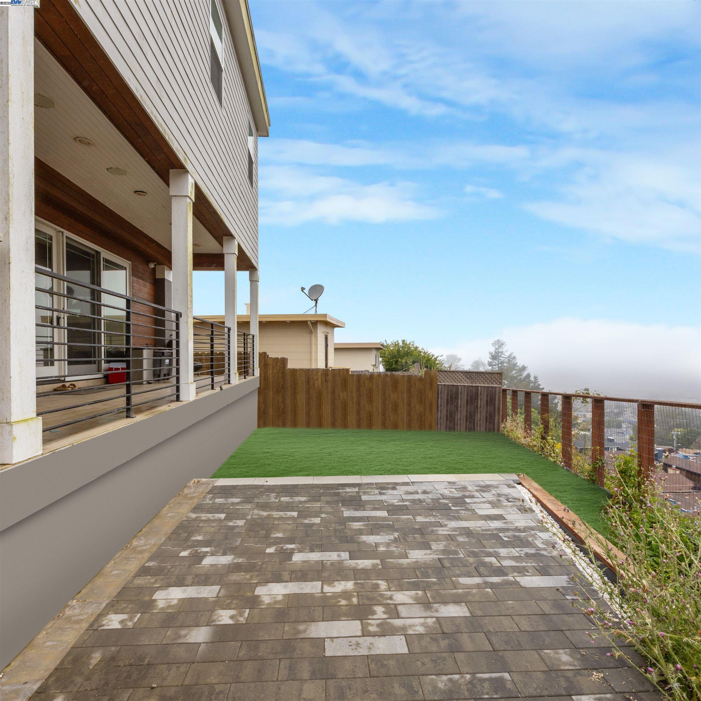 Detail Gallery Image 34 of 36 For 487 Manor Dr, Pacifica,  CA 94044 - 3 Beds | 4 Baths