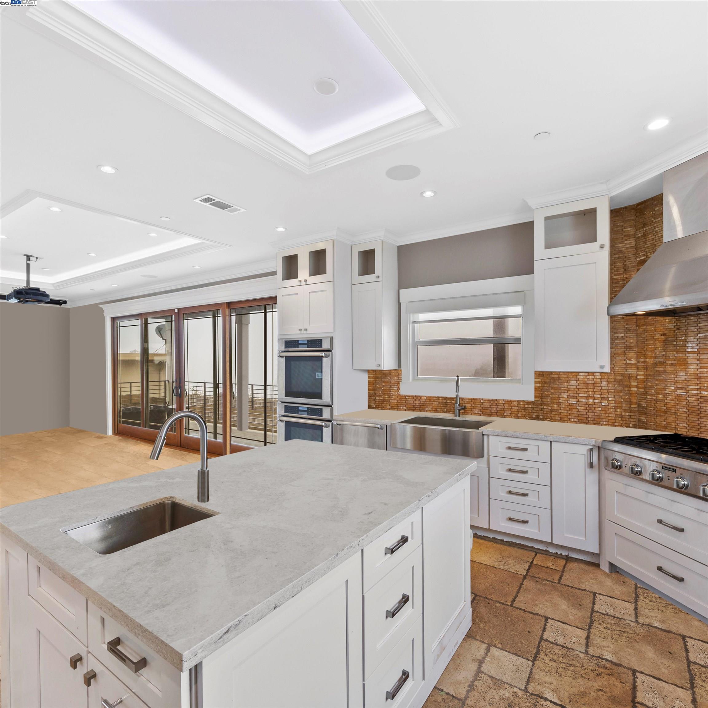Detail Gallery Image 9 of 36 For 487 Manor Dr, Pacifica,  CA 94044 - 3 Beds | 4 Baths