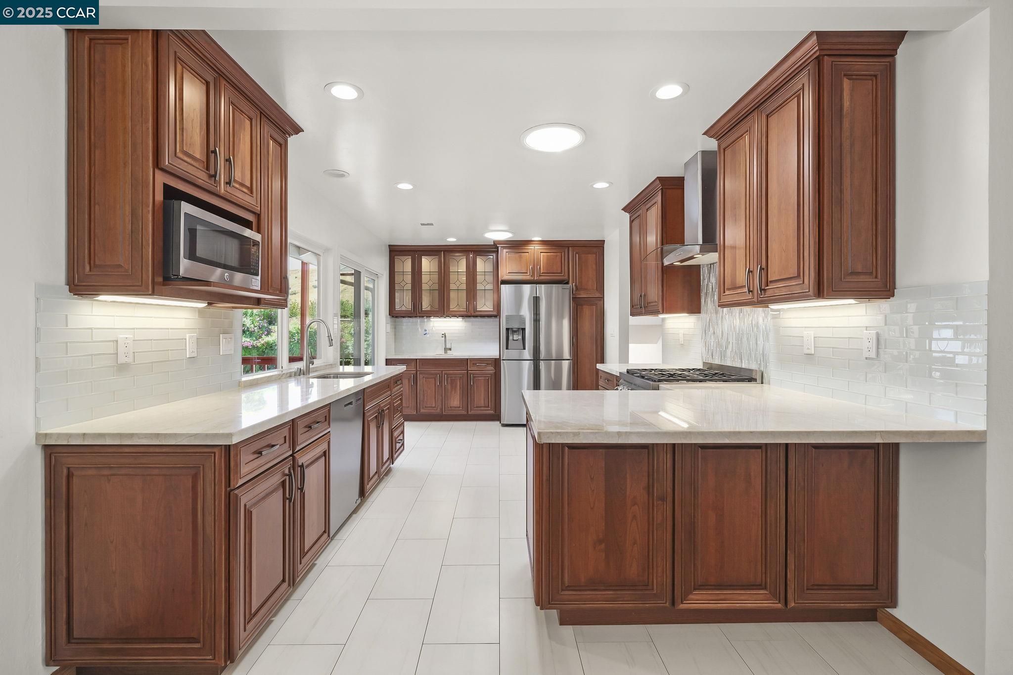 Detail Gallery Image 13 of 32 For 18 Wimpole Street, Moraga,  CA 94556-2417 - 4 Beds | 3 Baths