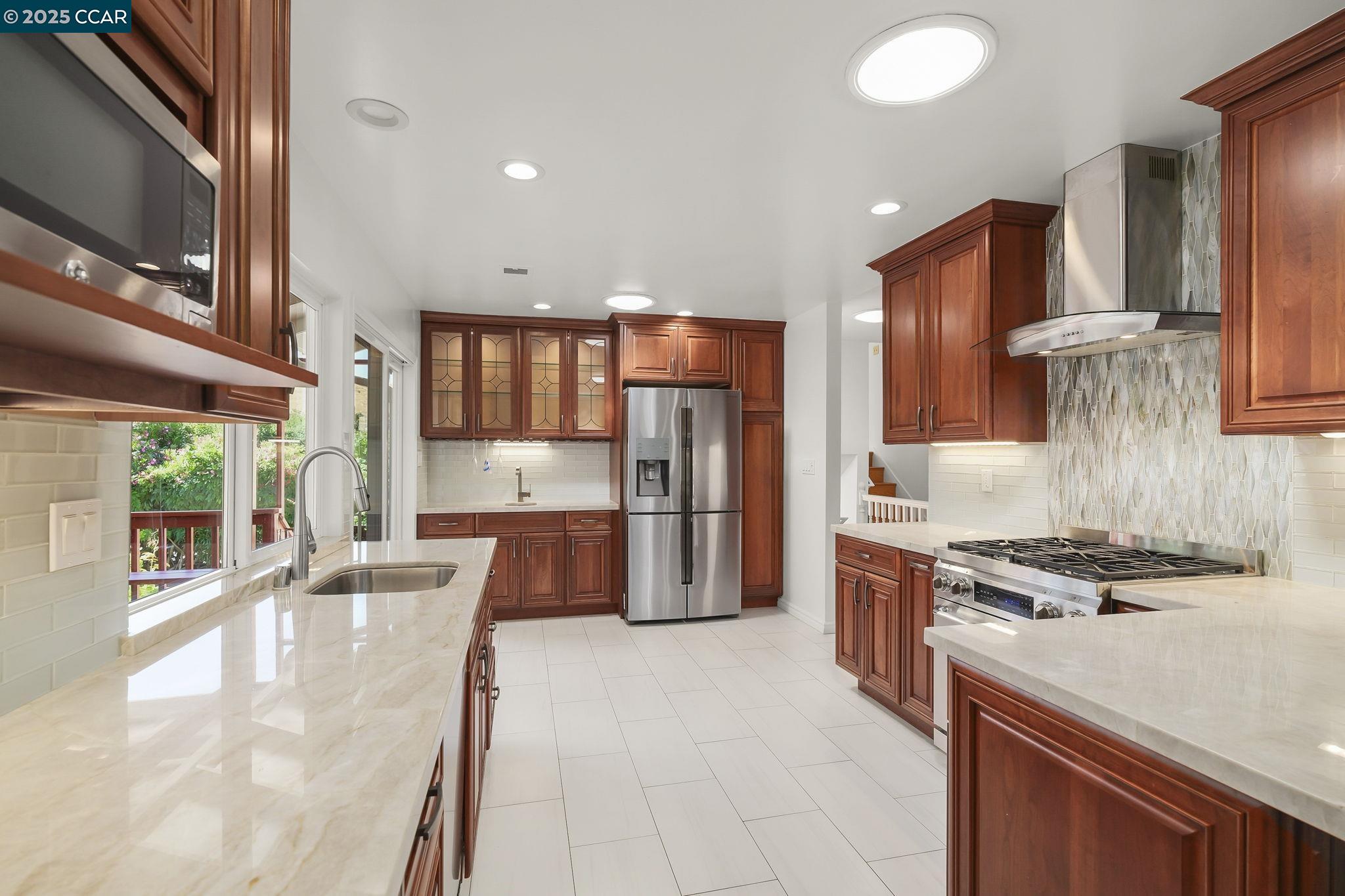 Detail Gallery Image 14 of 32 For 18 Wimpole Street, Moraga,  CA 94556-2417 - 4 Beds | 3 Baths