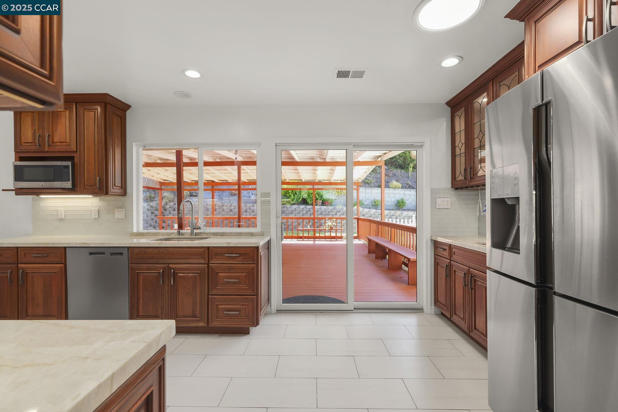 Detail Gallery Image 16 of 32 For 18 Wimpole Street, Moraga,  CA 94556-2417 - 4 Beds | 3 Baths