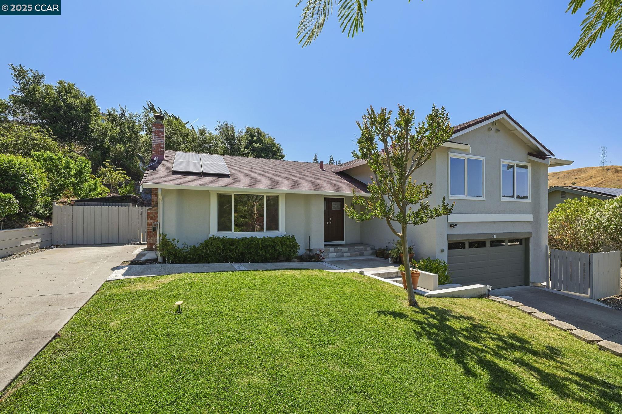 Detail Gallery Image 3 of 32 For 18 Wimpole Street, Moraga,  CA 94556-2417 - 4 Beds | 3 Baths