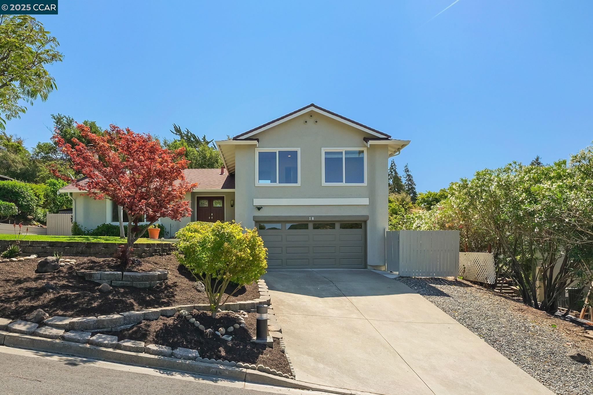 Detail Gallery Image 5 of 32 For 18 Wimpole Street, Moraga,  CA 94556-2417 - 4 Beds | 3 Baths