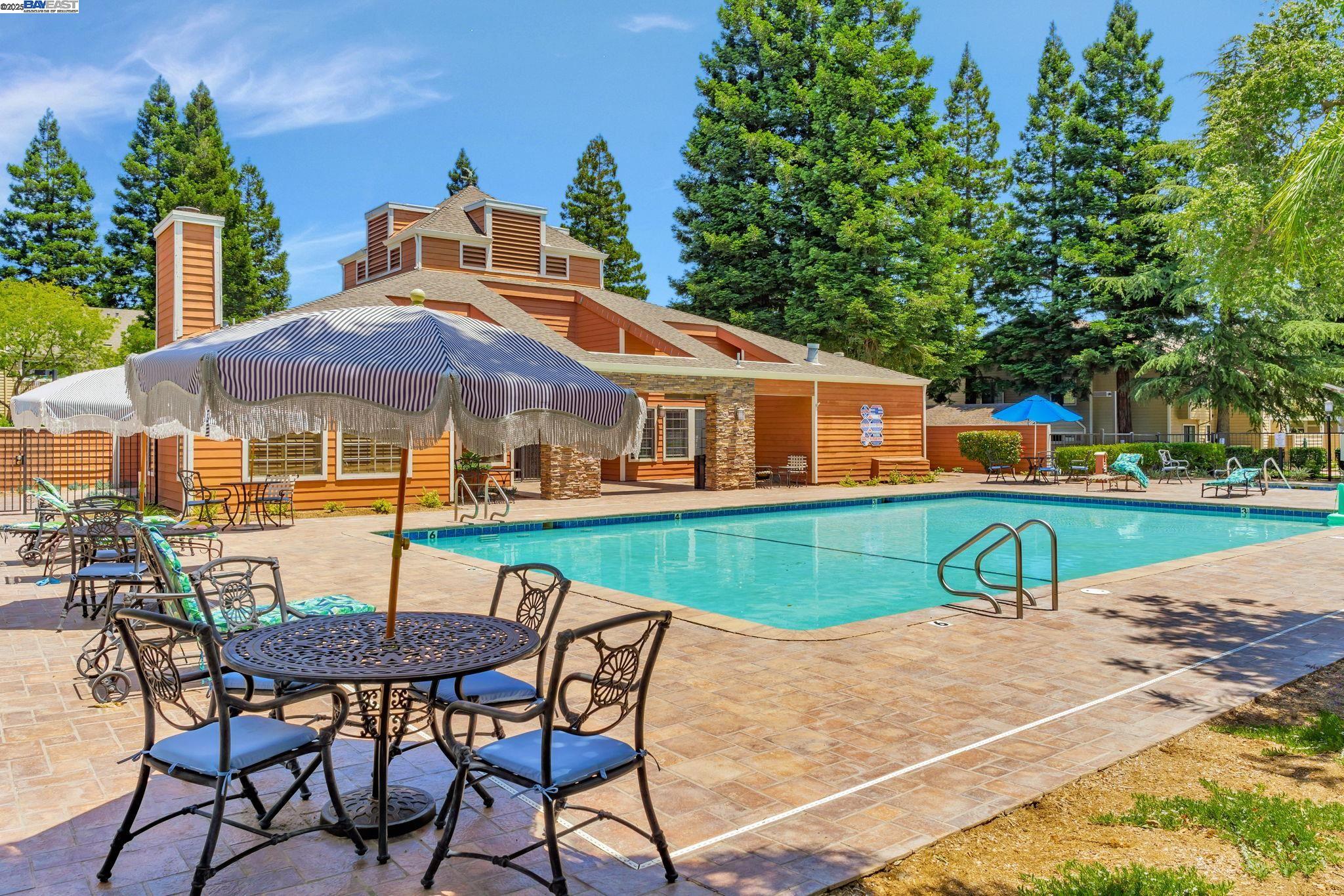 Detail Gallery Image 36 of 60 For 383 Eastridge Dr, San Ramon,  CA 94582 - 2 Beds | 2 Baths