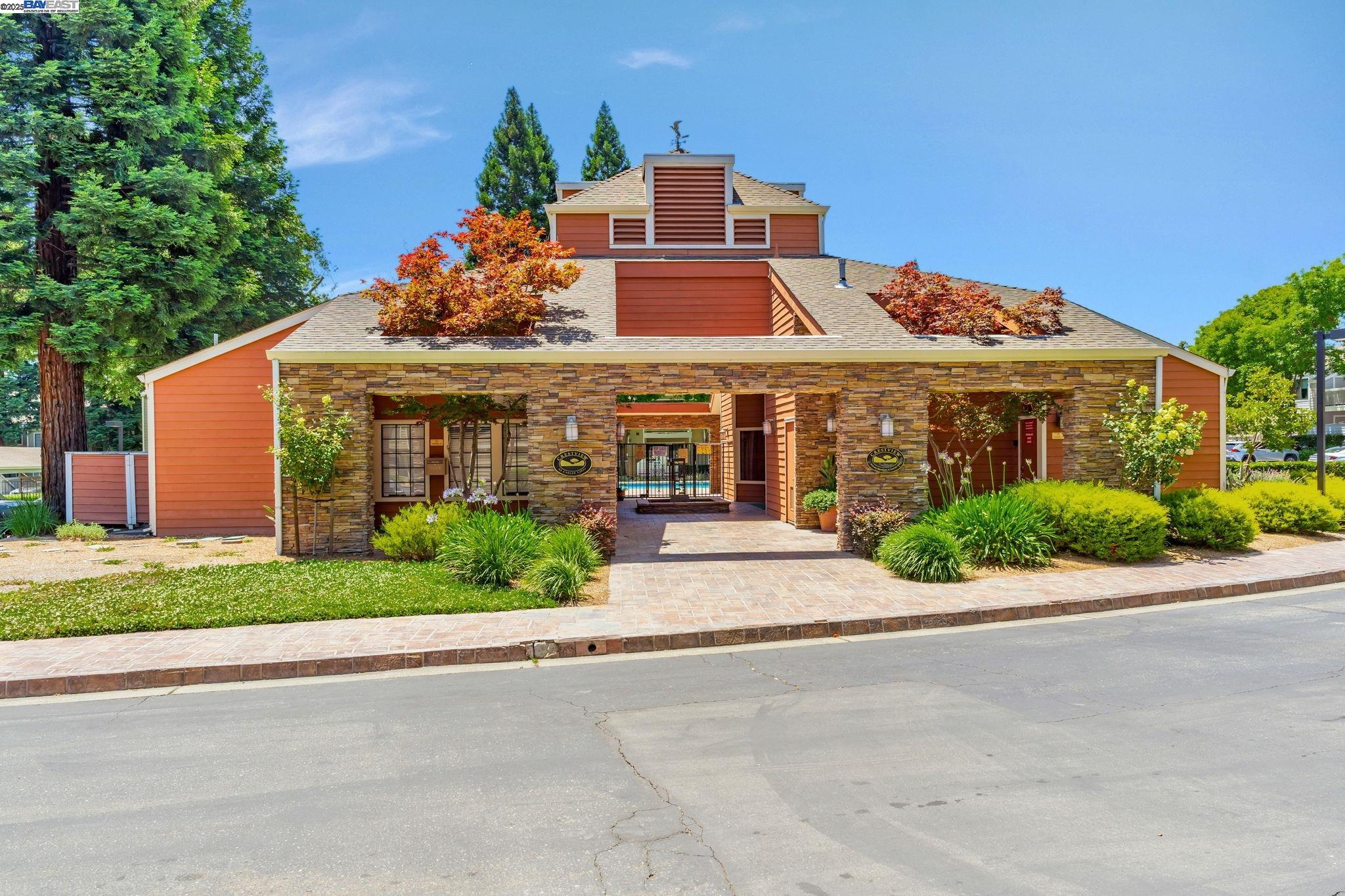 Detail Gallery Image 39 of 60 For 383 Eastridge Dr, San Ramon,  CA 94582 - 2 Beds | 2 Baths