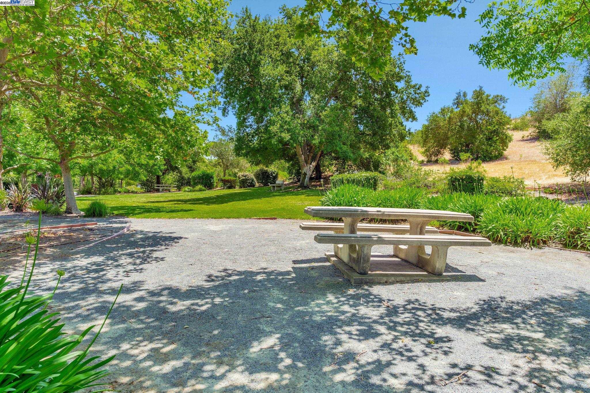 Detail Gallery Image 40 of 60 For 383 Eastridge Dr, San Ramon,  CA 94582 - 2 Beds | 2 Baths